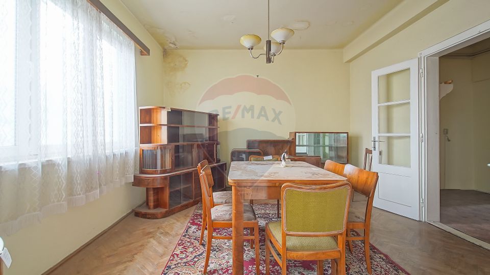 Apartament cu 3 camere de vânzare în zona Centrul Civic