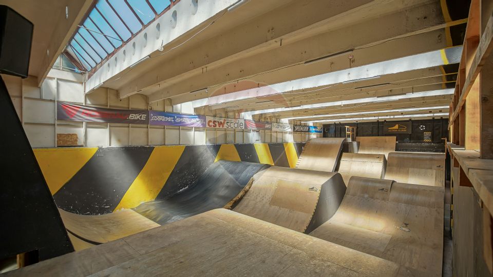 Spațiu comercial de 2,491mp de vânzare în zona Bartolomeu