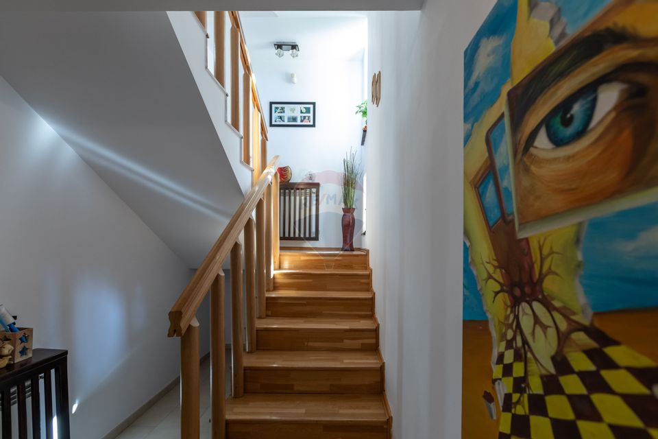 Vilă cu 7 camere de vânzare în zona Centrală Orașul  BUHUȘI