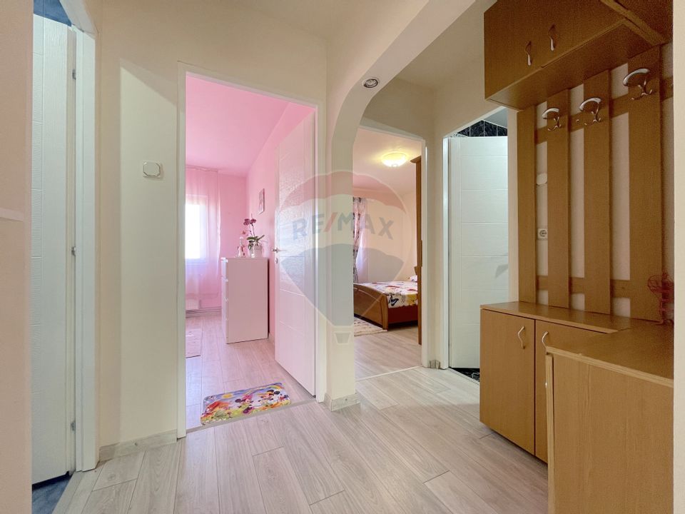 Apartament cu 3 camere de închiriat în zona Astra