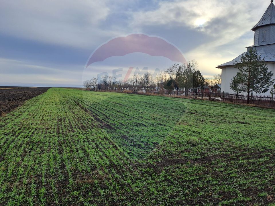 Land 13,100sqm Posta Calnau / Strada Fundatura luminii