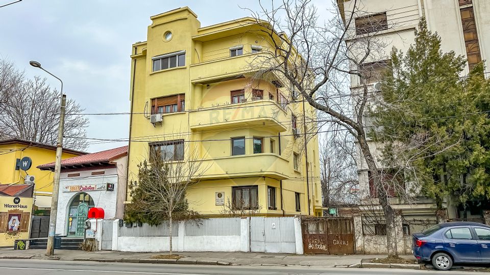 Apartament in Vila 3 camere, 105mp, Dacia, Centrala, Parcare, Curte