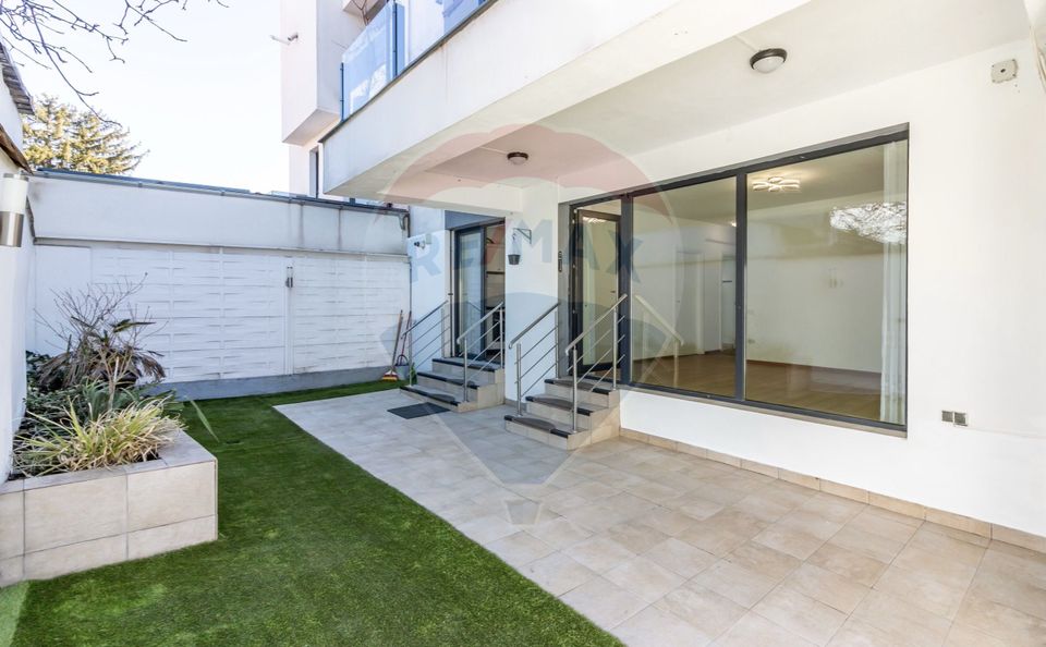 Apartament de vanzare în Bucurestii Noi, curte 80 mp, parcare, boxa