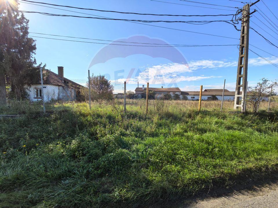 Teren intravilan cu constructie de Vanzare în Cehu Silvaniei