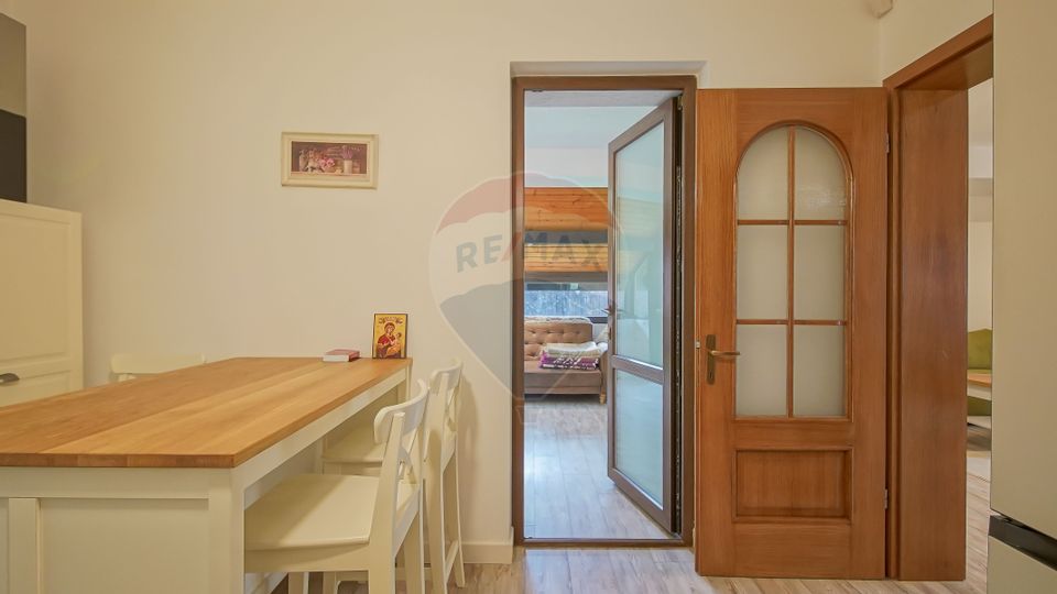 Proprietate cu stil la poalele muntelui - liniște și intimitate!
