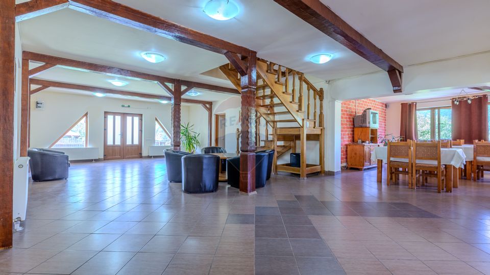 Hotel / Pensiune cu 10 camere de vânzare/Vama Buzaului