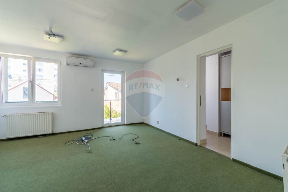 Casa cu 12 camere de inchiriat, Str. Traian