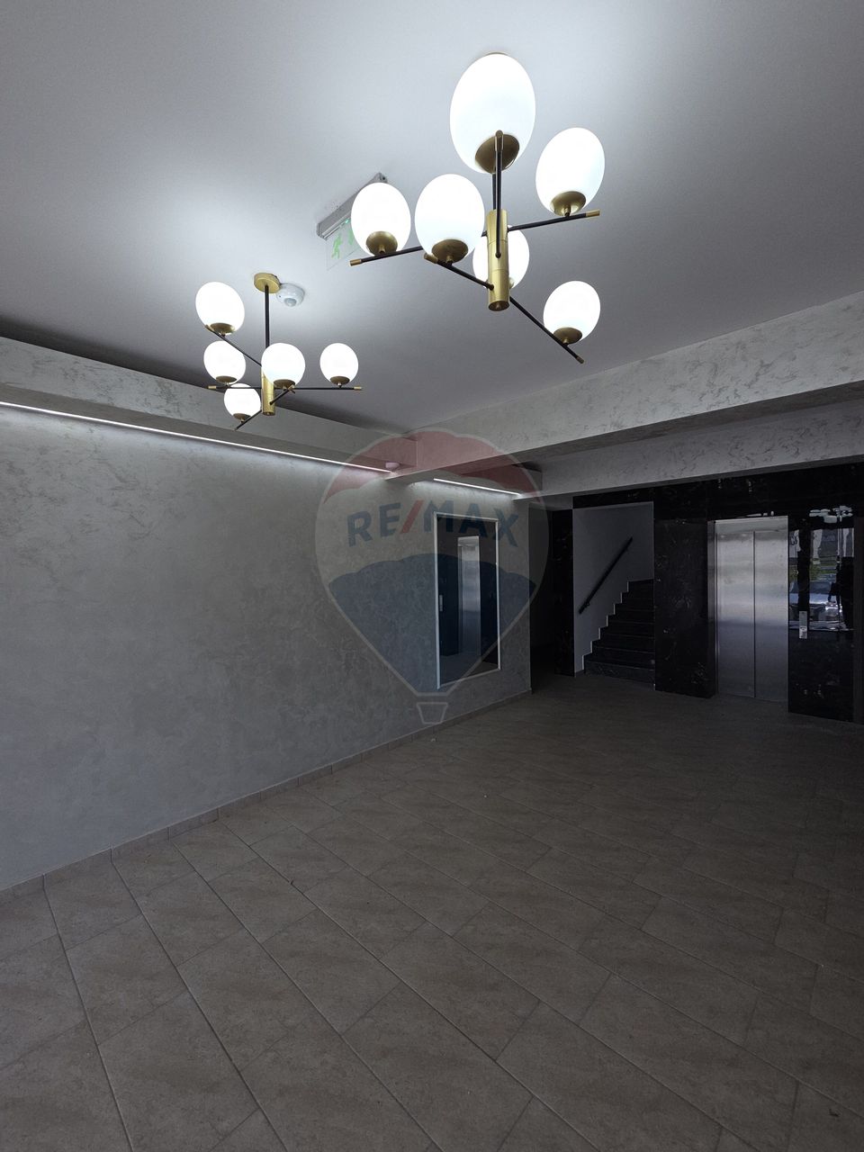 Garsoniere, apartamente cu 2 si 3 camere