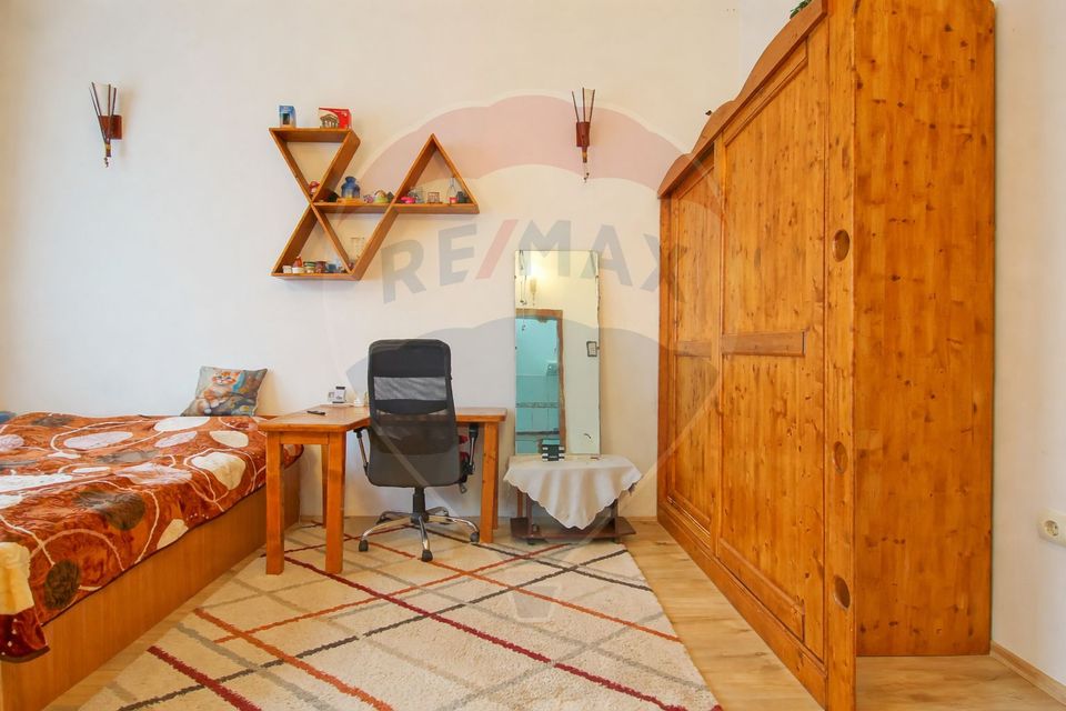 Comision 0% | Garsonieră la casă, curte comună– Matei Basarab