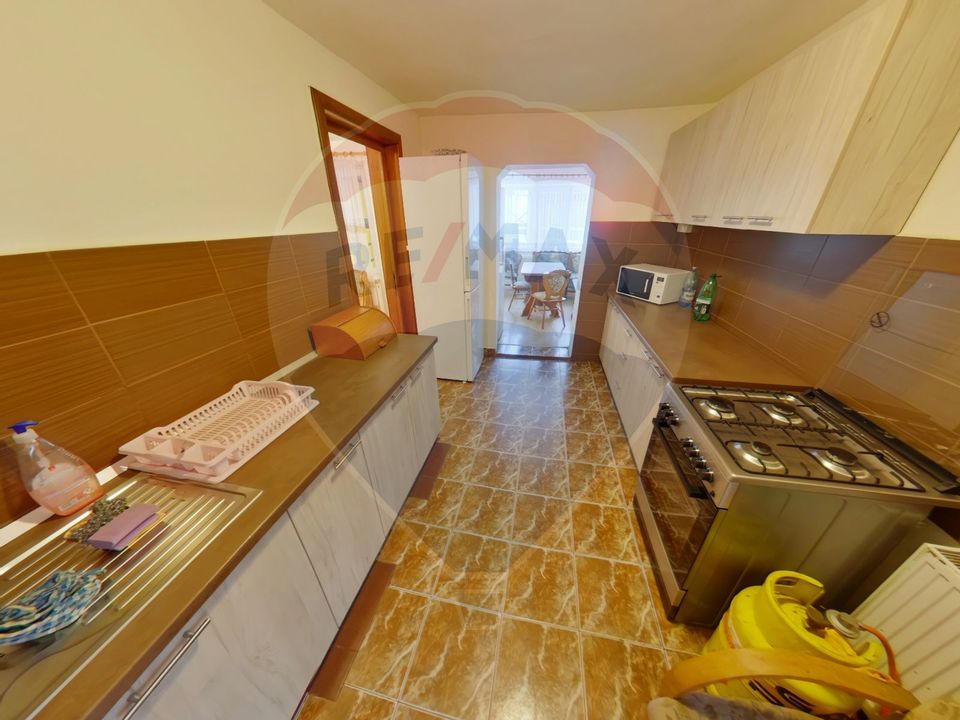 8 room House / Villa for sale
