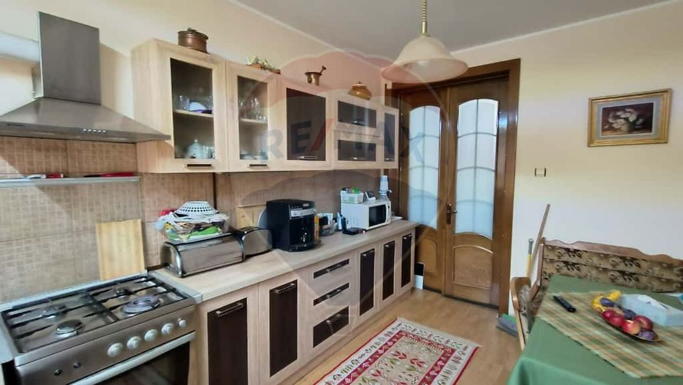 Casă cu piscină de vânzare în zona Piața Centrală Galați