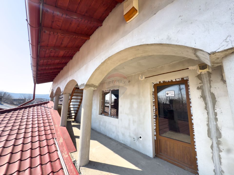 8 room House / Villa for sale, Central area