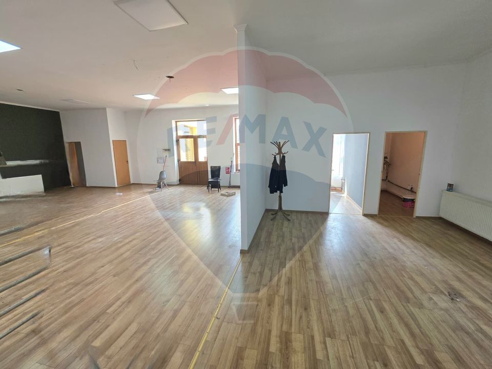 179sq.m Commercial Space for rent, Central area