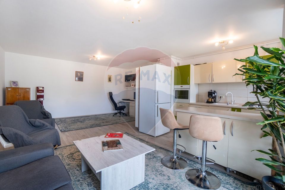 Apartament 3 camere | 75 mp | 2 băi | parcare + boxă | Tractorul