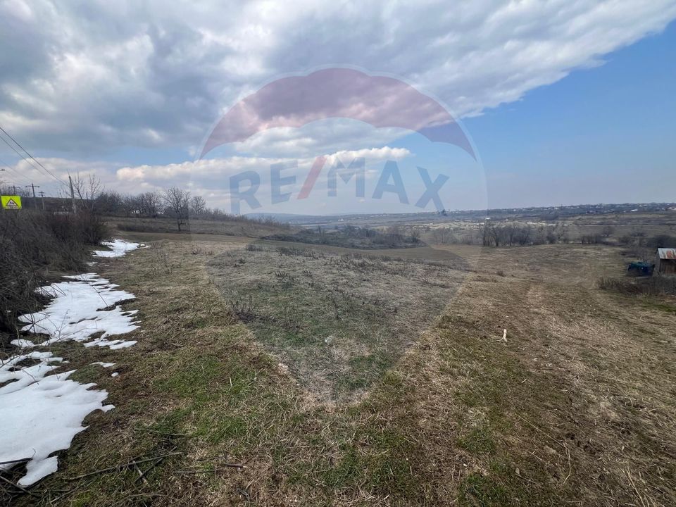 Land 4,008sqm Dumbraveni / Strada Principala