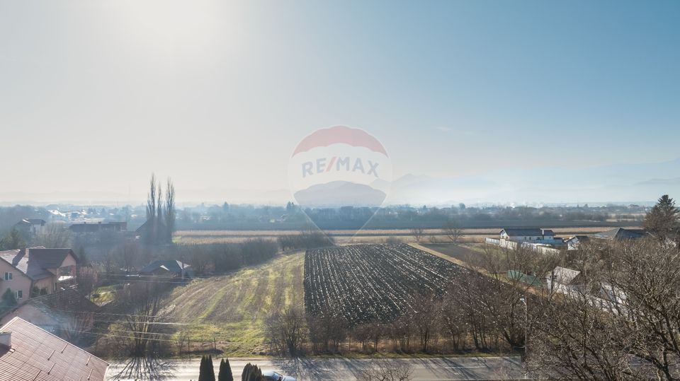 Teren intravilan 9.000 mp pentru dezvoltare rezidențială sau mixtă