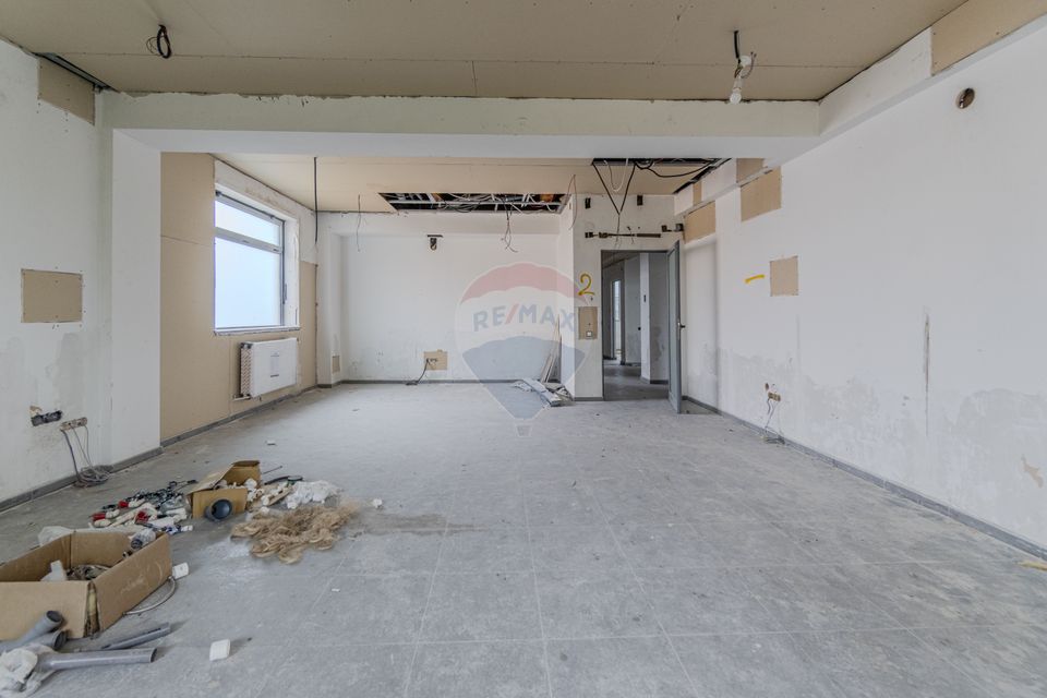 Cladire de 902 mp utili de vânzare, zona Grivitei - DN 13, COMISION 0