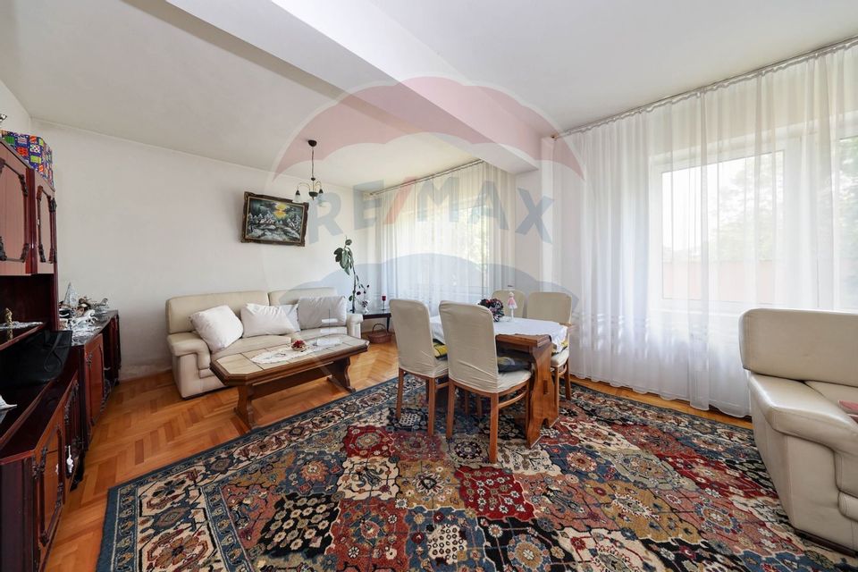 Vilă cu 4 camere de vânzare în zona Florilor