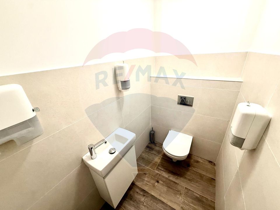 De închiriat spațiu Comercial/ de Birouri modern, Central