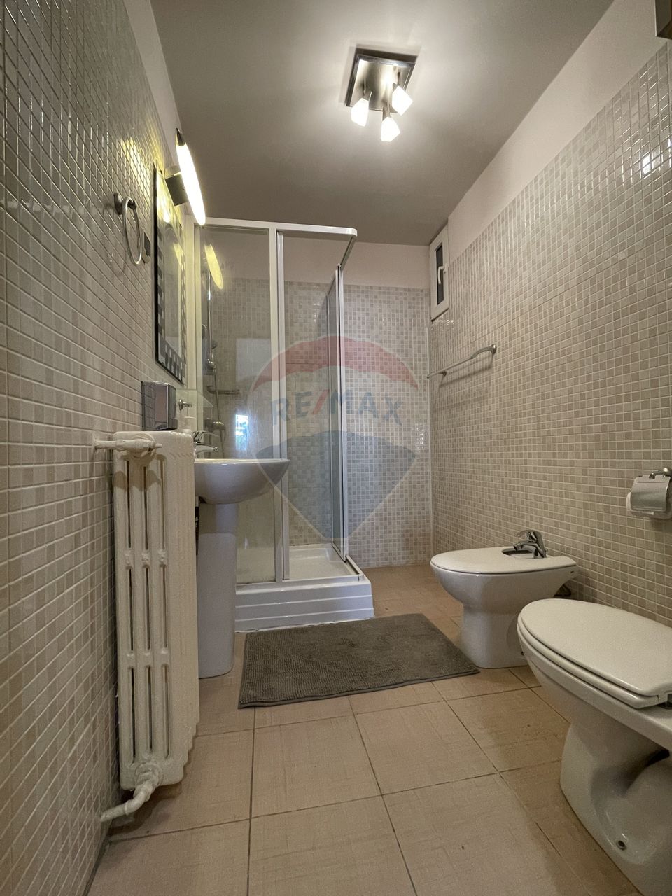 Apartament cu 2 camere de închiriat în zona P-ta Romana