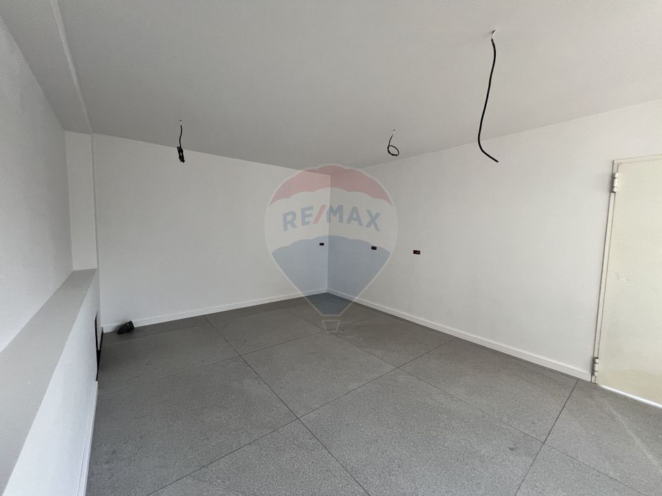 Spațiu comercial modern de închiriat / 2 locuri de parcare