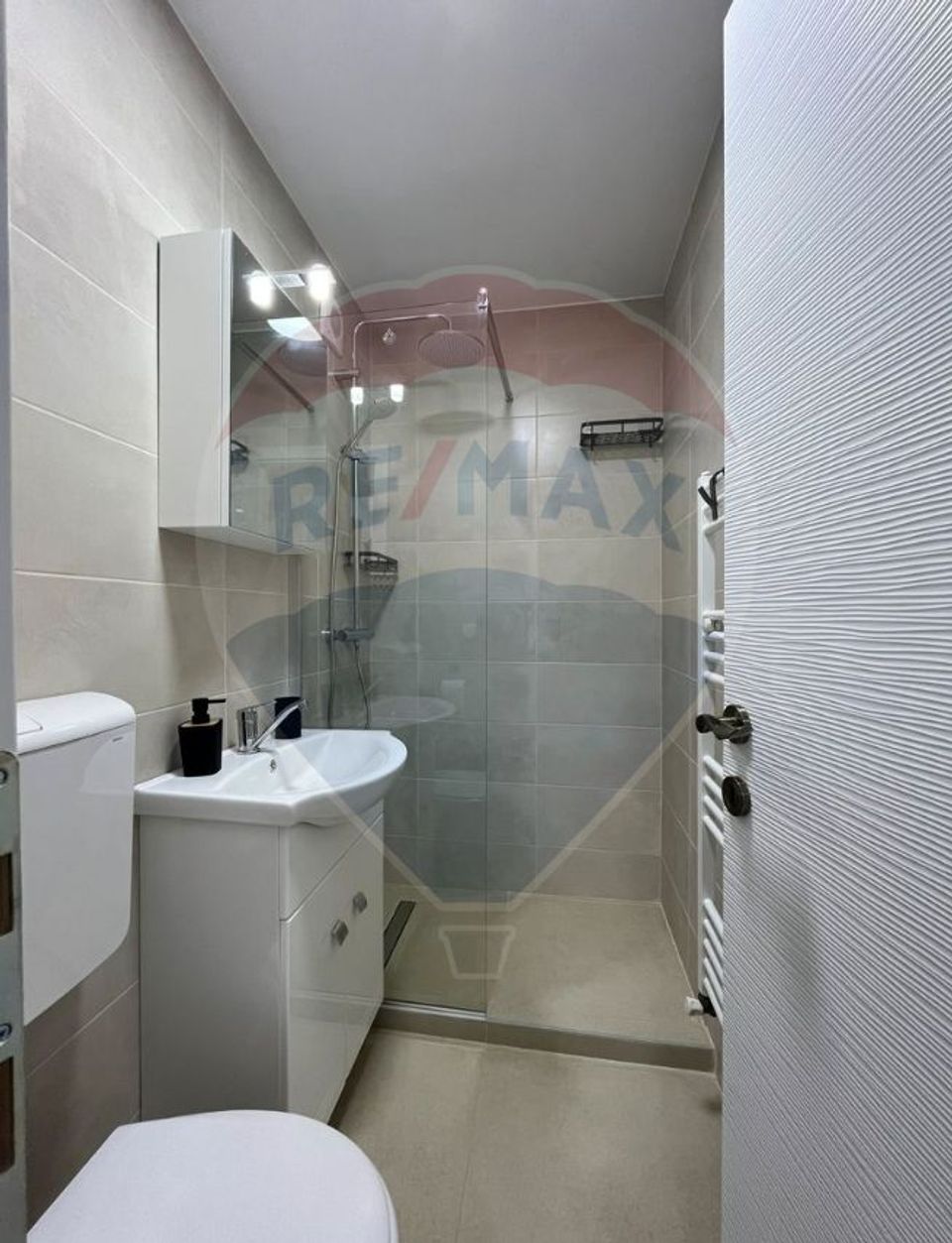 Apartament 3 camere, confort și locație ideală-Inchiriere