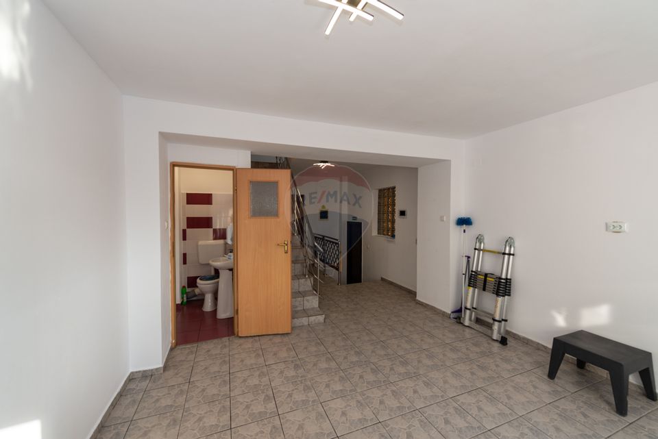 Villa with 10 rooms for rent, GF+GF+1+M, 284mpu, 220 sqm land