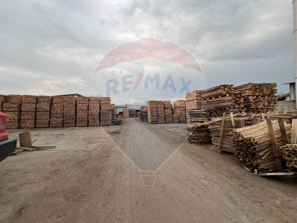 Spațiu industrial de 7,756mp de vânzare