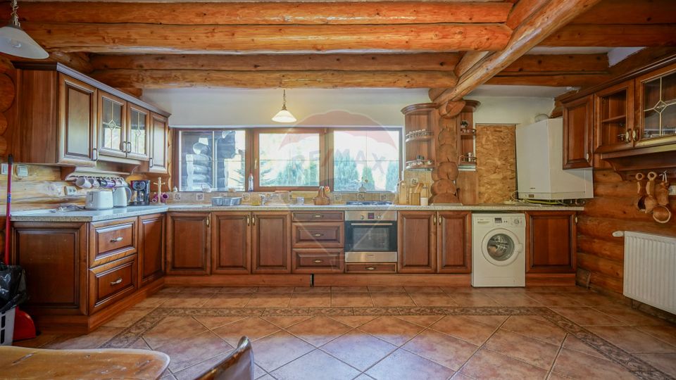 8 room House / Villa for sale