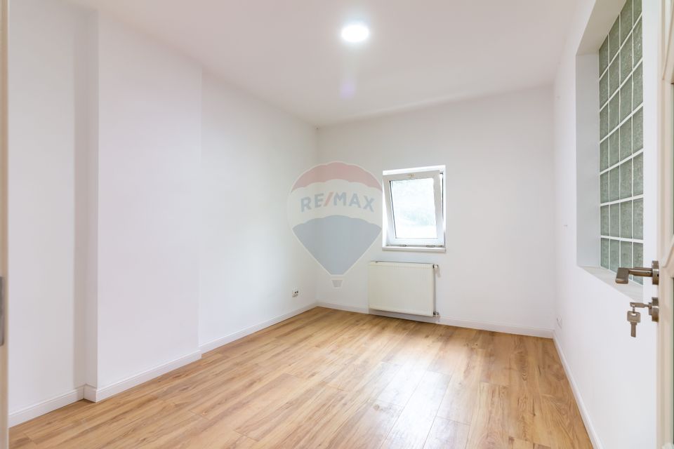 Apartament cu 6 camere de închiriat în zona Lizeanu - renovat complet