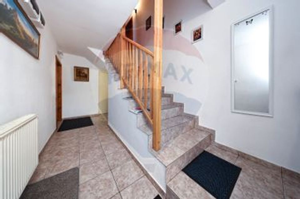 8 room House / Villa for sale, Central area