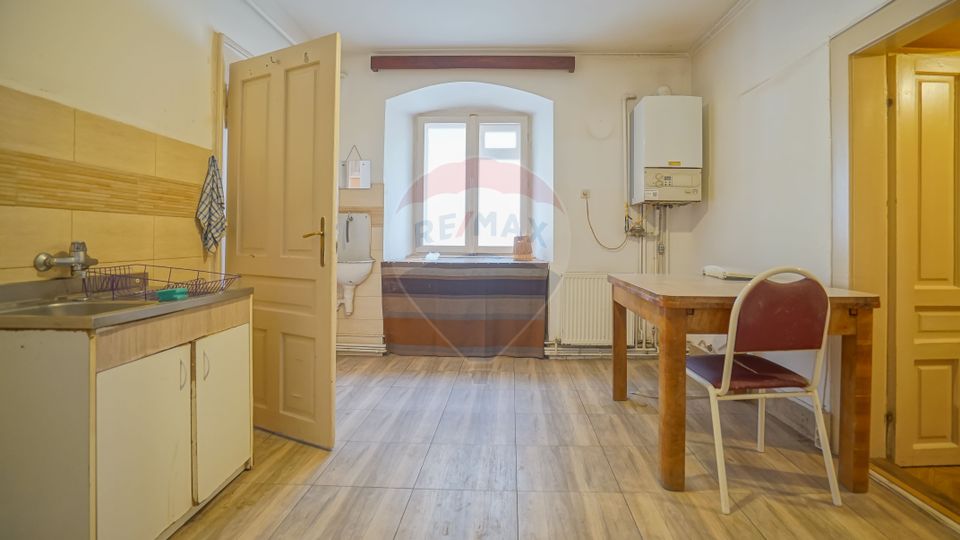 4 room House / Villa for sale, Centrul Istoric area