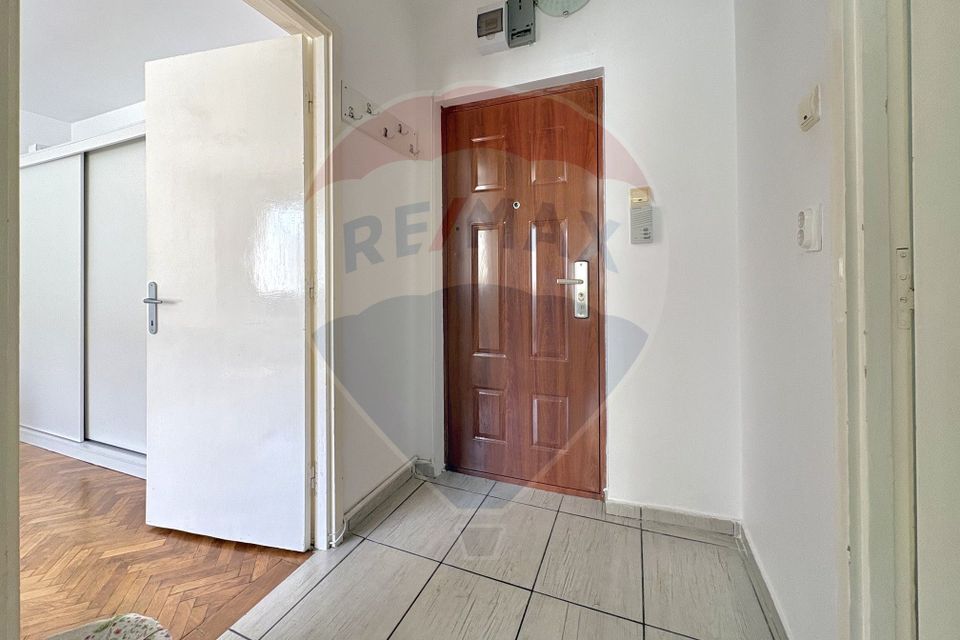 Garsonieră decomandată – zona Micșunica | Etaj 1 | Orientare sudica