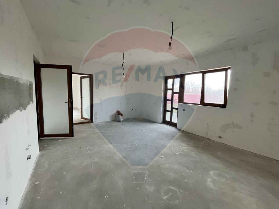 Investitie/Vanzare-  Vilă cu 5 camere la 45 minute de Bucuresti