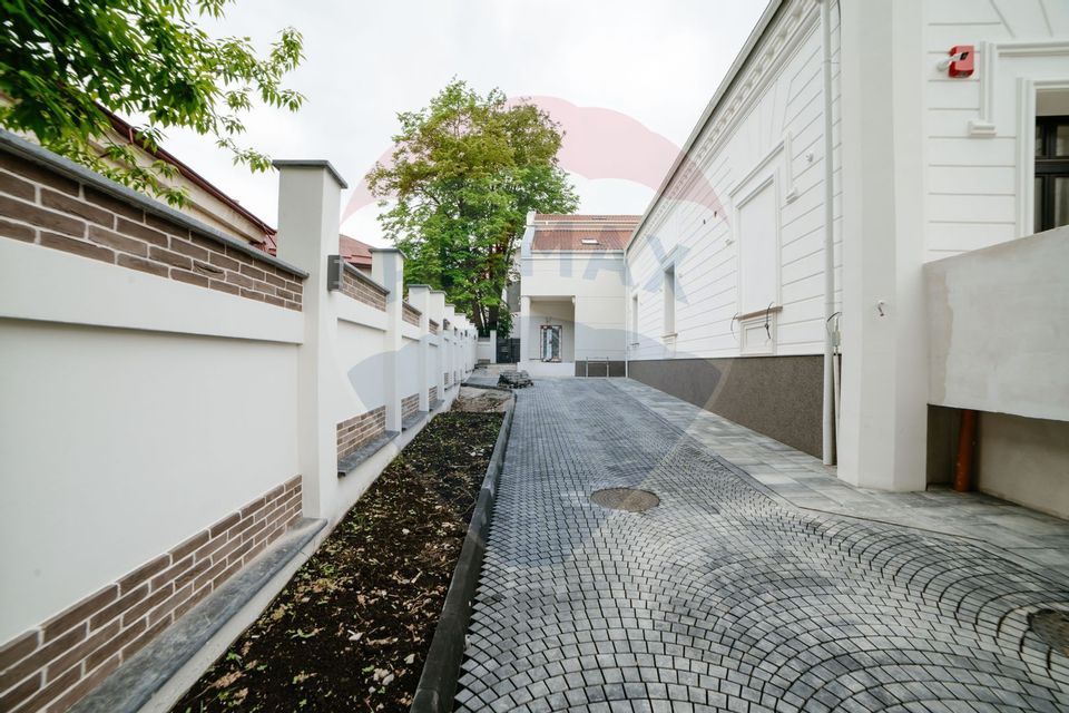 2,300sq.m Commercial Space for rent, Central area