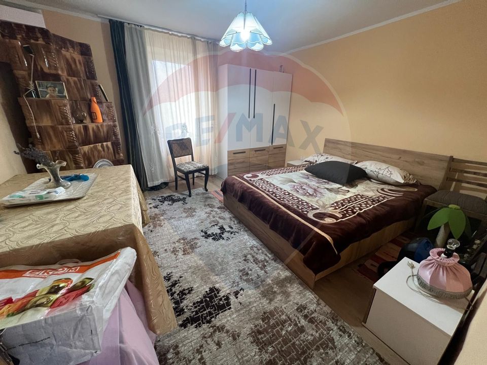 Casă / Vilă cu 6 camere de vânzare în zona Ultracentral
