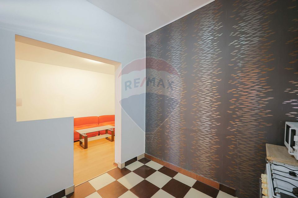 Apartament cu 2 camere de vânzare în zona Decebal, curte comună