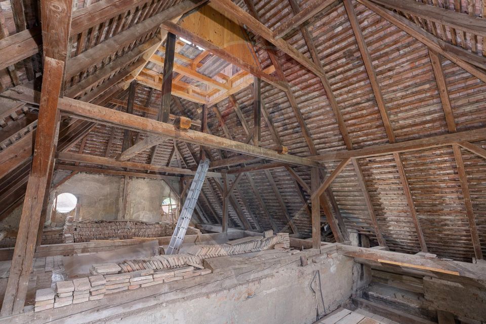 Fostă școală săsească semnată de Fritz Balthes – Bruiu, Sibiu