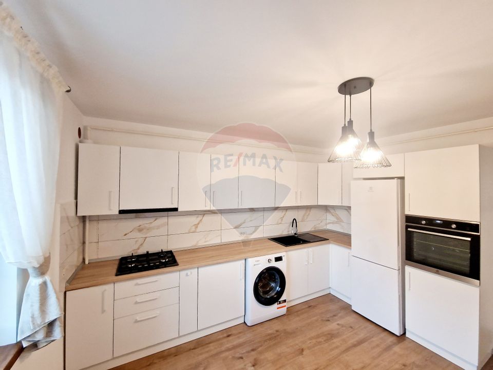 Apartament cu 3 camere de vânzare în Cartier Tei