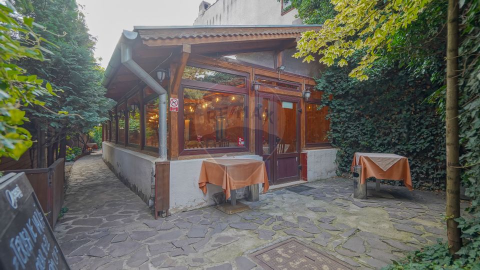 RESTAURANT CU 3 SALI SI TERASA DE INCHIRIAT IN CENTRUL BRASOVULUI!