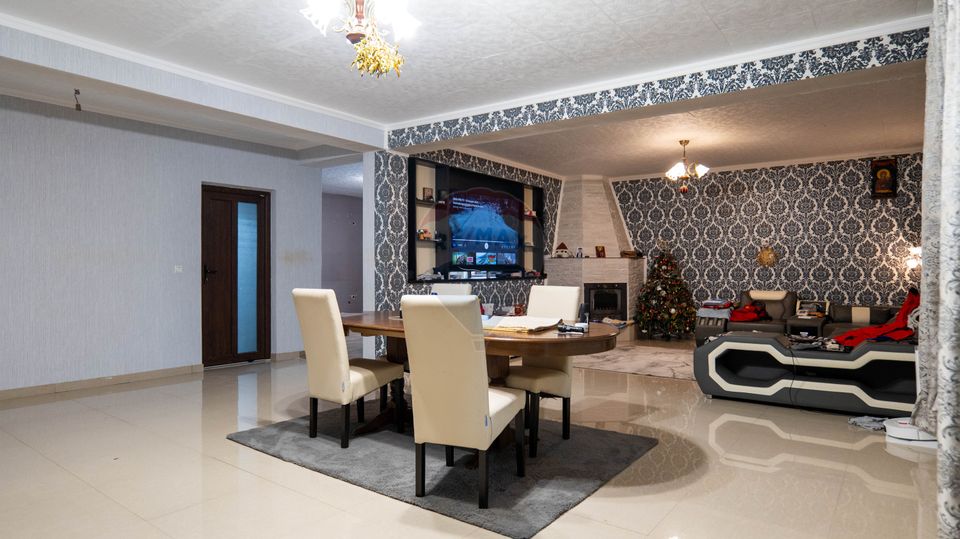 11 room House / Villa for sale