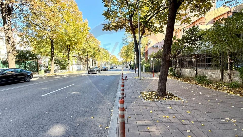 5 room House / Villa for sale, Republica area