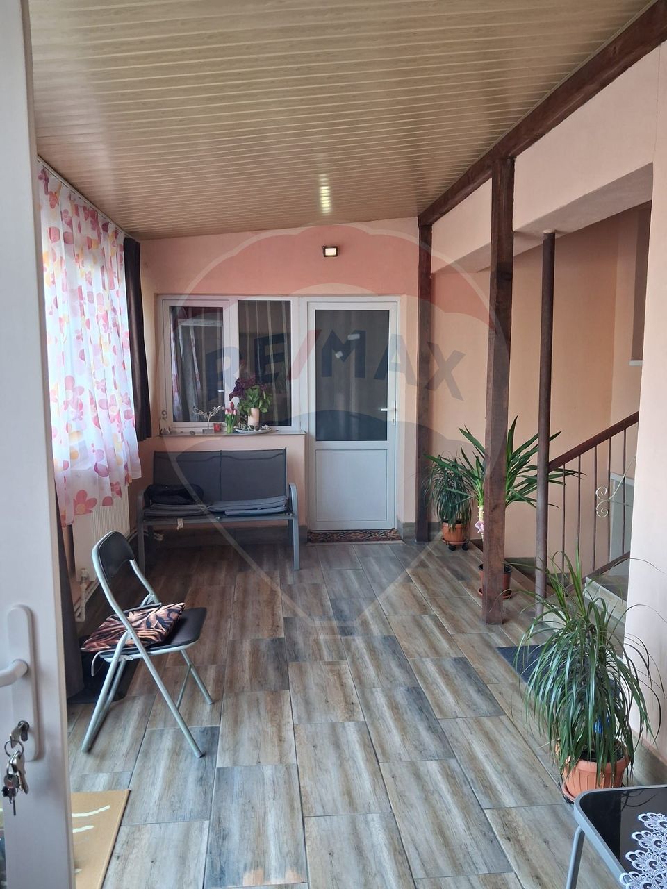 Casă spațioasă de vânzare în zona metropolitană, Fughiu