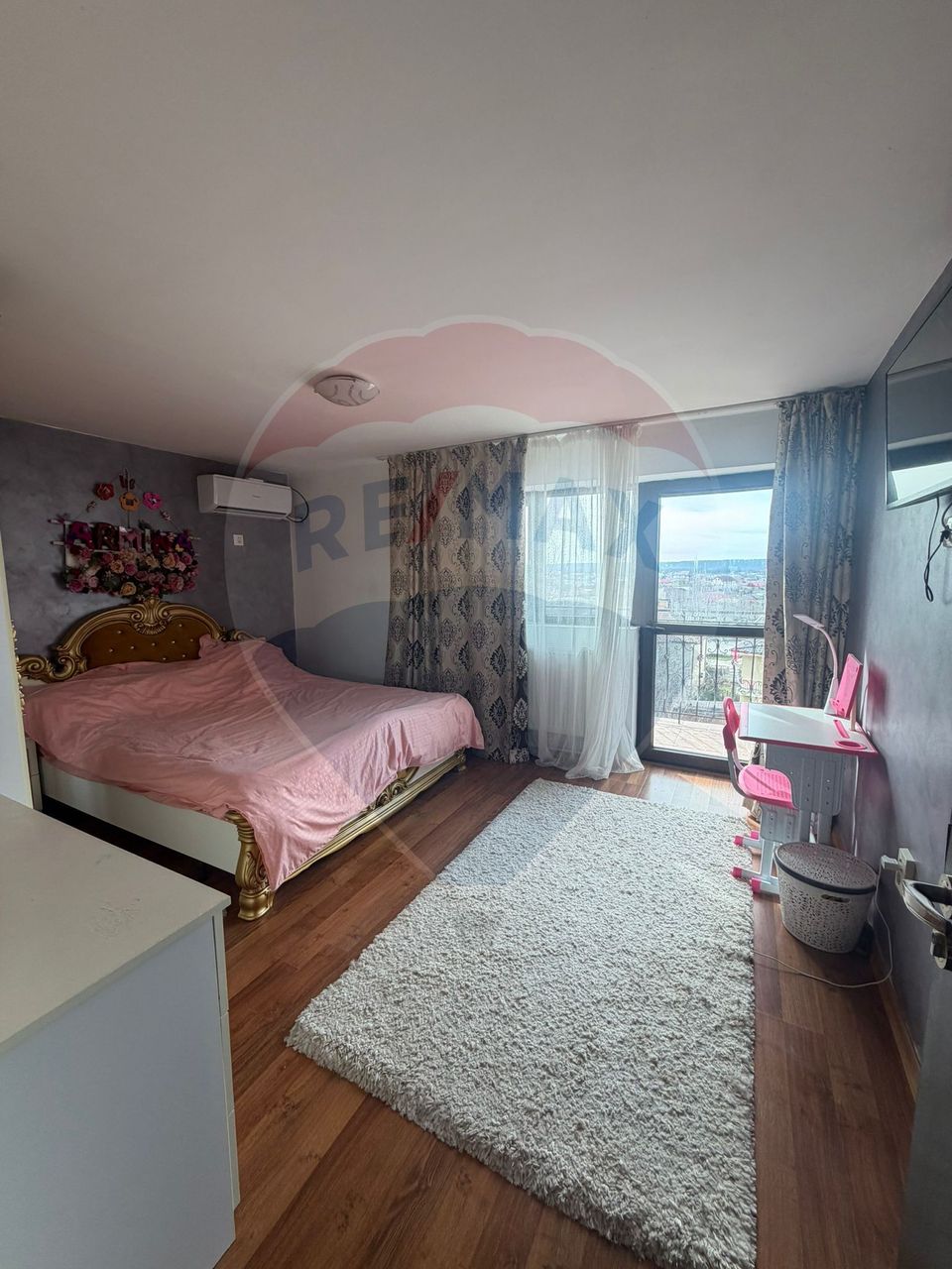 5 room House / Villa for sale, 1 Mai area