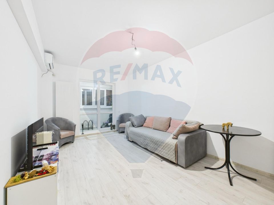 Apartament 2 camere de vanzare+loc de parcare Militari Shopping Center