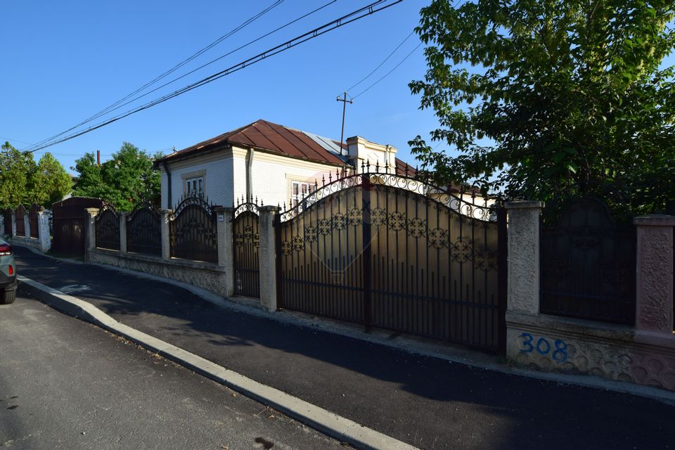 4 room House / Villa for sale