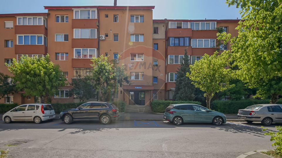 De vanzare 4 camere Racadau-zona Parcul Trandafirilor