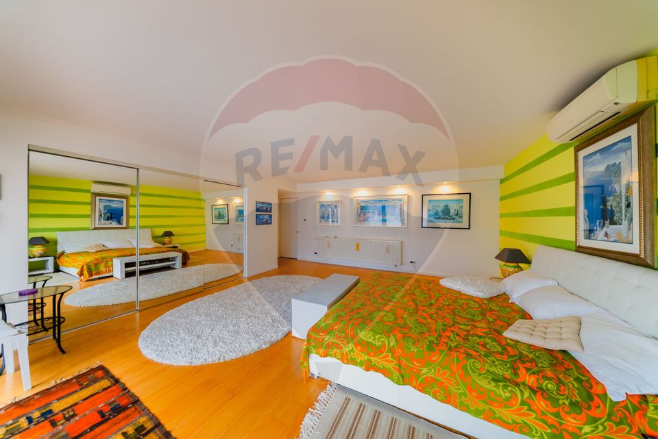 Vilă cu 4 camere de vânzare 921 mp zona Subcetate,Arad