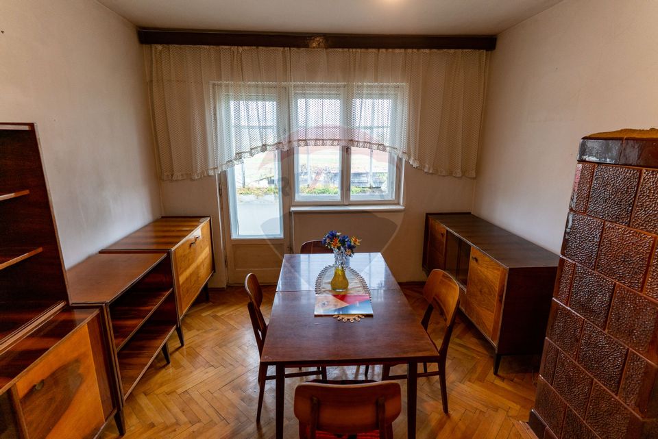 Apartament 3 camere cu garaj în Ilia - bloc SMA, jud. Hunedoara