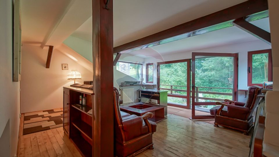 Vila cu potential turistic in Predeal privelisti si liniste montana